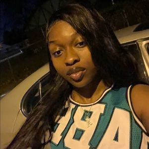 Meet your Posher, Antionette